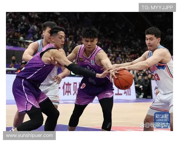 北京控股与南京同曦激烈对决 谁能笑到最后抢占季后赛先机